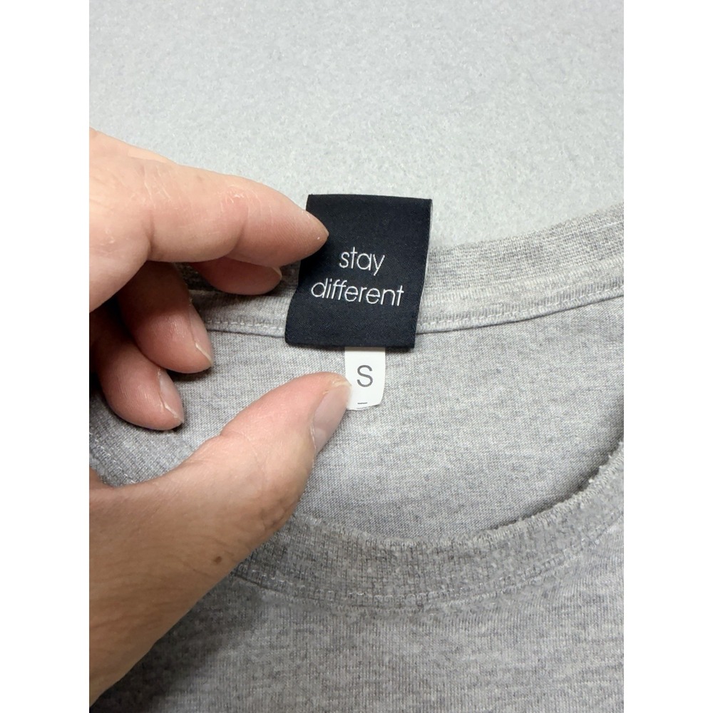 Iriedaily Women's Gray Graphic Short-Sleeve T-Shirt - Size Small‎ - Picture 4 of 9